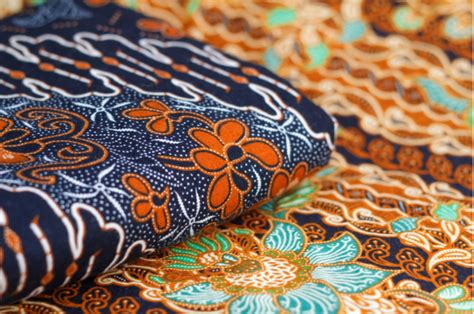  Indonesia: Textiles of Tradition and Innovation - A Visual Feast Celebrating Indonesian Textile Heritage