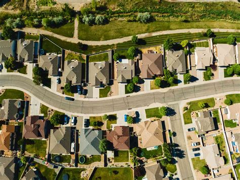  Little Pink Houses – Verdwijningsmysterie in een perfecte Amerikaanse voorstad